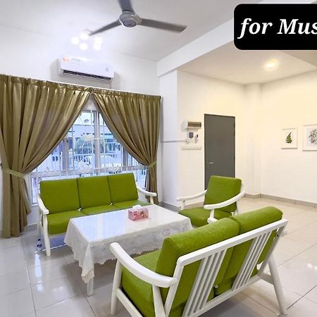 De Qasturee Klia@Kota Warisan Homestay Nearest To Airport Kampong Besut Dış mekan fotoğraf