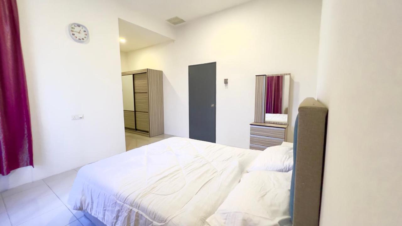 De Qasturee Klia@Kota Warisan Homestay Nearest To Airport Kampong Besut Dış mekan fotoğraf