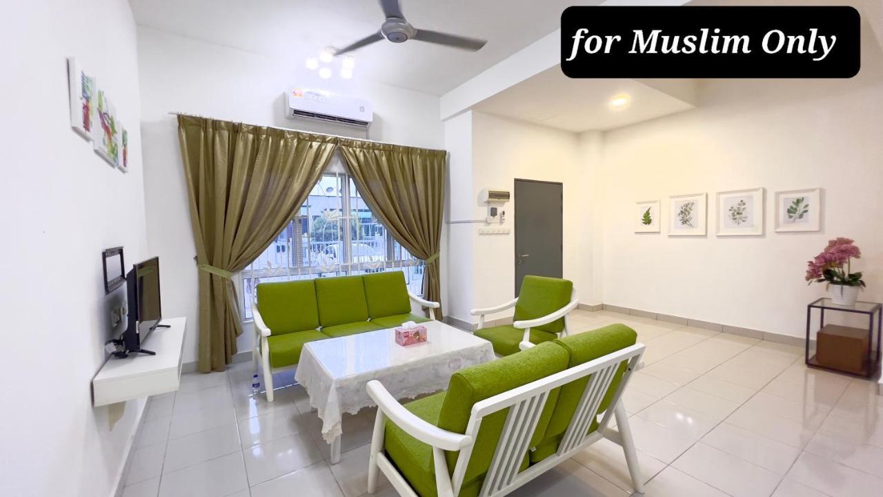 De Qasturee Klia@Kota Warisan Homestay Nearest To Airport Kampong Besut Dış mekan fotoğraf