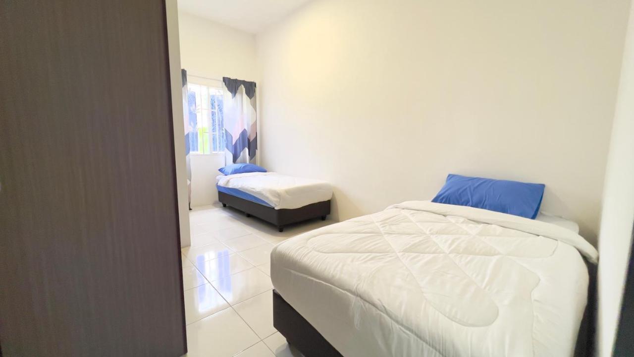 De Qasturee Klia@Kota Warisan Homestay Nearest To Airport Kampong Besut Dış mekan fotoğraf